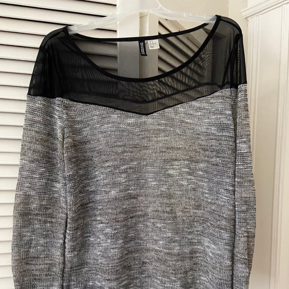 Light knit and mesh top